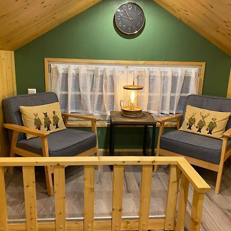 Tiny House Ahse Im Pier9 Tiny House Hotel Хам Екстериор снимка